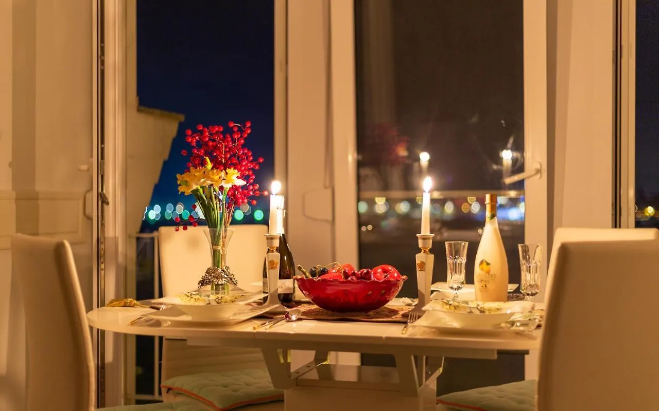 אומאג Luxury Apartment Sara